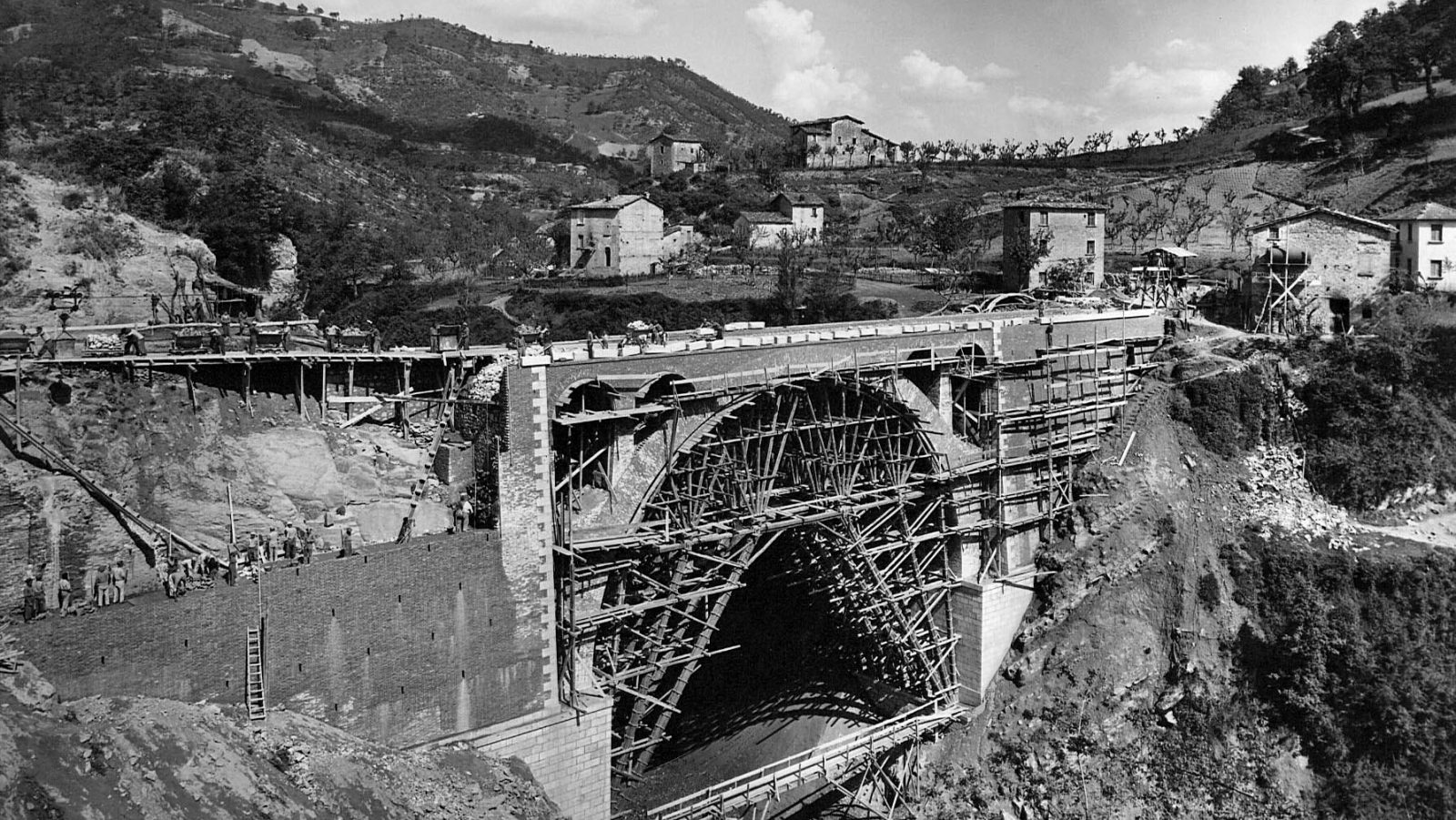 Marche, strada statale 78 “Picena”, ponte Marese sul fiume Fluvione, 1946 (Archivio storico Anas)