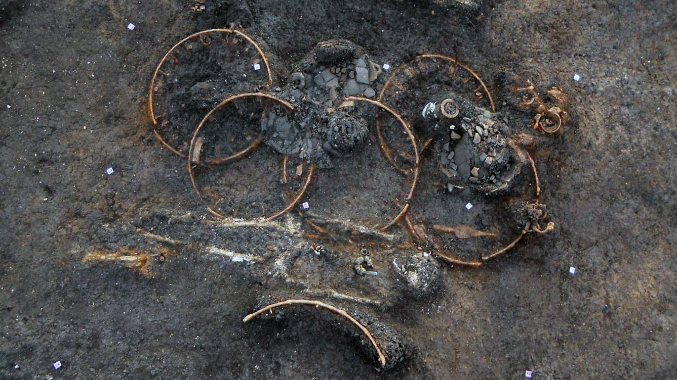 Colfiorito di Foligno (PG). La tomba del carro in fase di scavo (fonte: Archeolog Onlus)