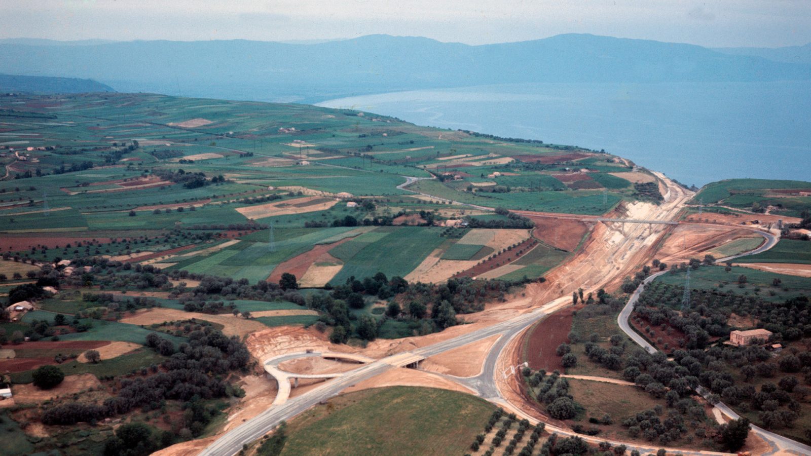 Tratto dell’Autostrada Salerno – Reggio Calabria in costruzione (Archivio storico Anas)
