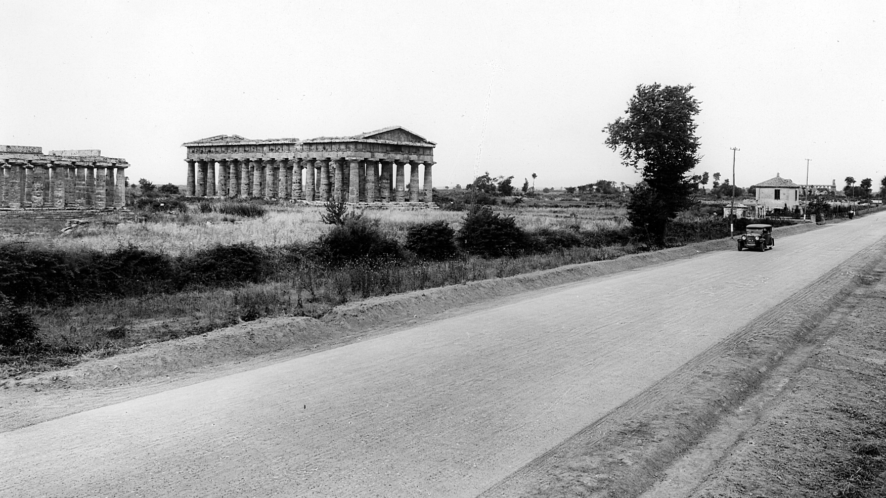 Campania, strada statale 18 a Paestum, 1931 (Archivio storico Anas)