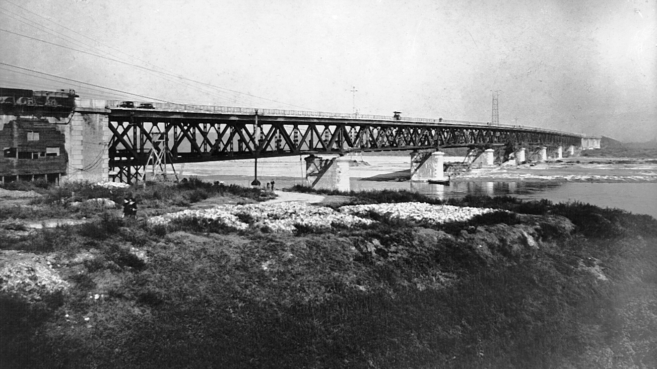 Strada statale 9 “Via Emilia”, il ponte sul Po dopo i lavori di ricostruzione, 1948 (Archivio storico Anas)