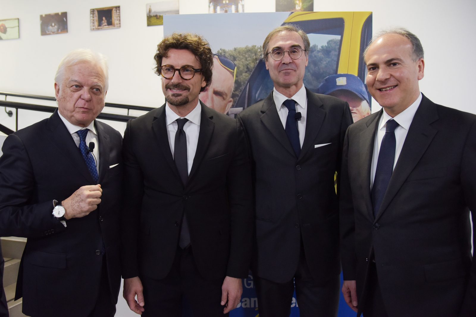 Da sinistra: il presidente Anas Claudio Andrea Gemme, il ministro Danilo Toninelli, l’ad Anas Massimo Simonini e l’ad di Ferrovie dello Stato Italiane Gianfranco Battisti (Archivio Anas, gennaio 2019)