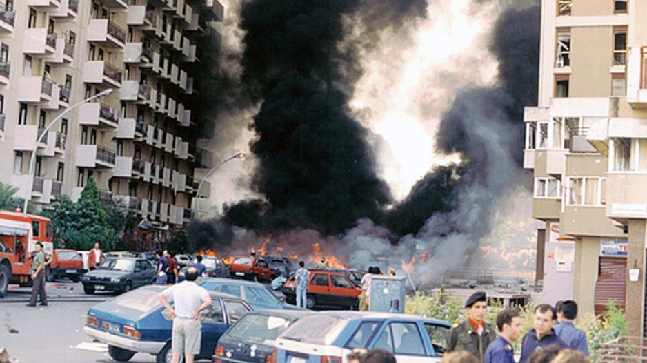 Via D'Amelio dopo l'attentato a Borsellino del 19 luglio 1992
